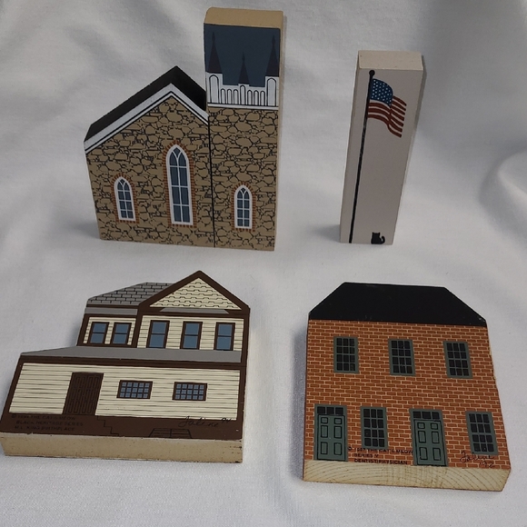 The Cat's Meow Decorative Wooden Shelf Sitter Set Of 4 Vintage Historical - Picture 2 of 13